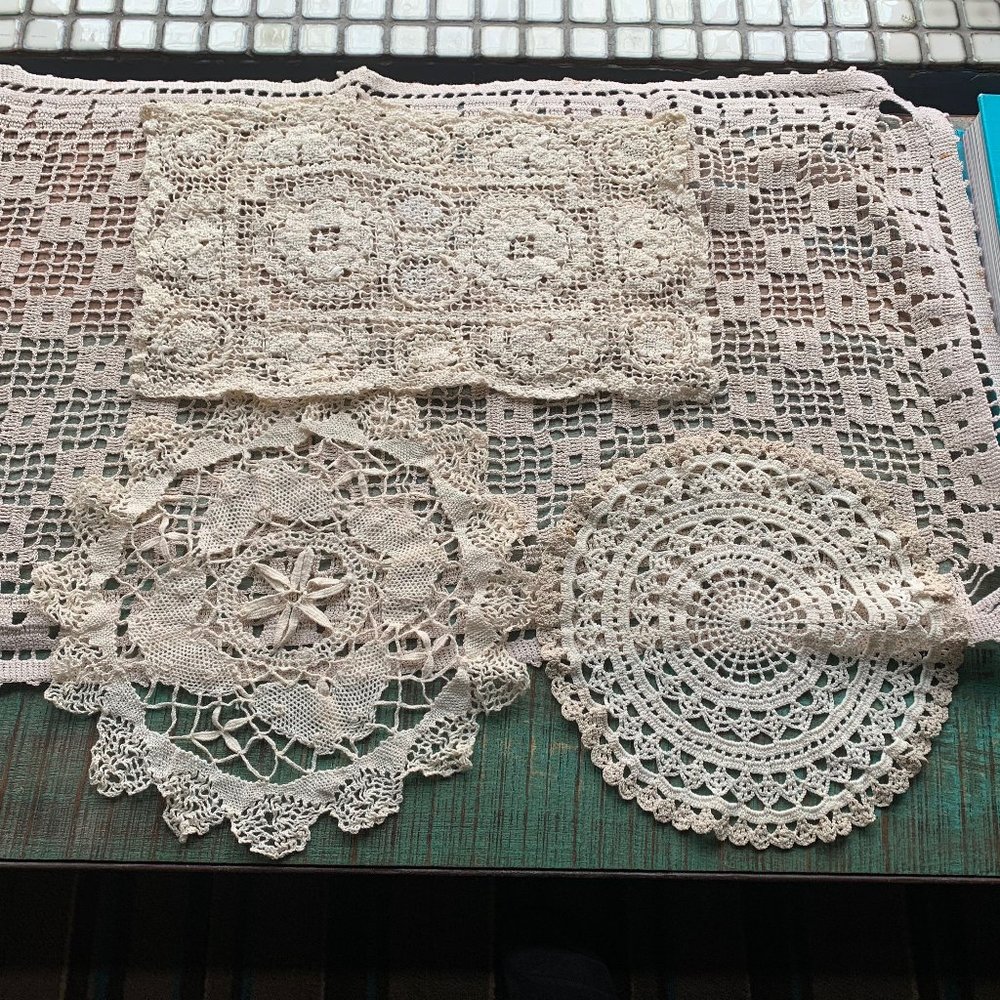 4 vintage crochet doilys/table runner/placemat